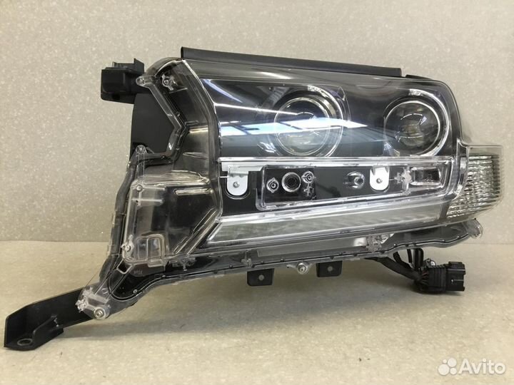 Фара левая Toyota Land Cruiser (200) 2008-2021