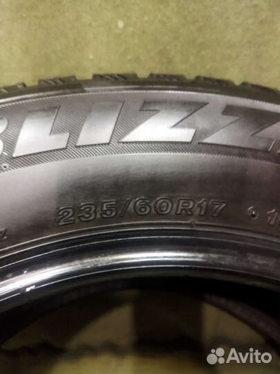 Bridgestone Blizzak Spike-01 23.5/60 R17