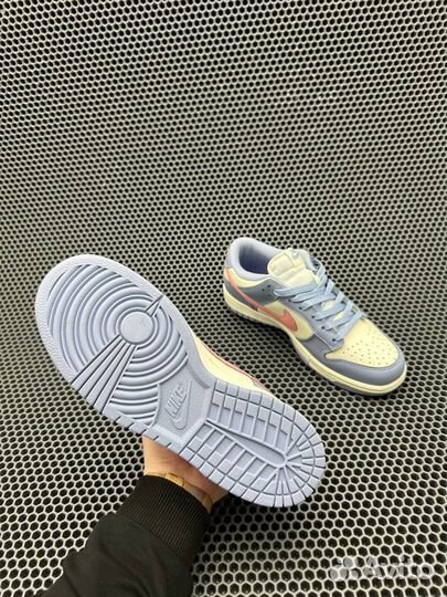 Кроссовки Nike Dunk Low wmns 