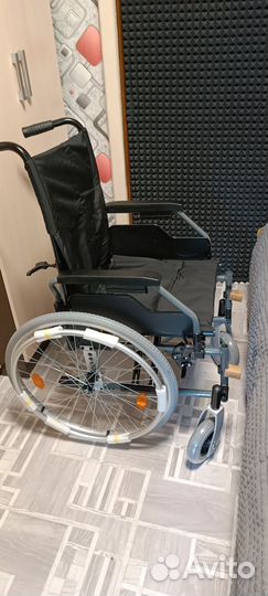 Инвалидная коляска (новая)