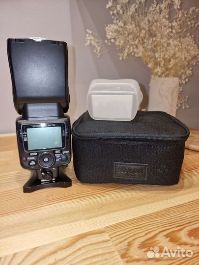 Вспышка Nikon Speedlight SB-700