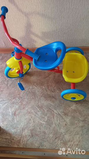 Трехколесный велосипед