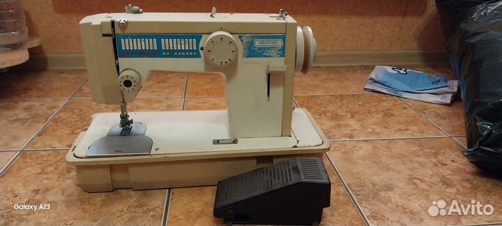 Швейная машина Veritas