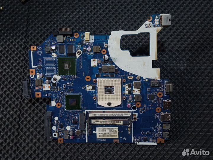 Материнская плата LA-7912P HM77 GT710 1 GB