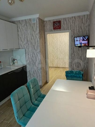 2-к. квартира, 66 м², 4/10 эт.