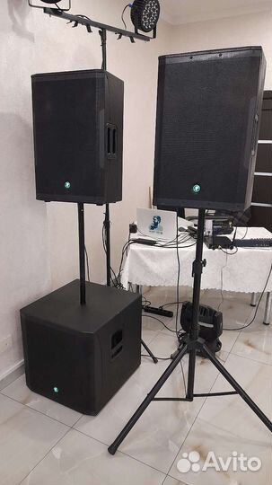 Активные колонки со стойками