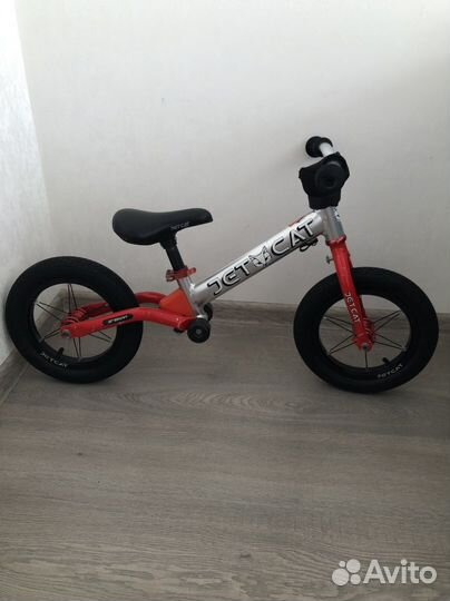 Беговел jet cat 12