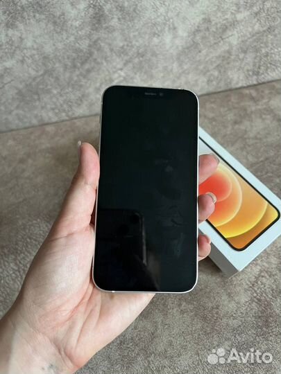 Телефон iPhone 12 mini
