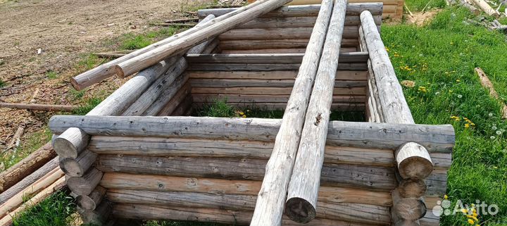 Сруб дома и бани