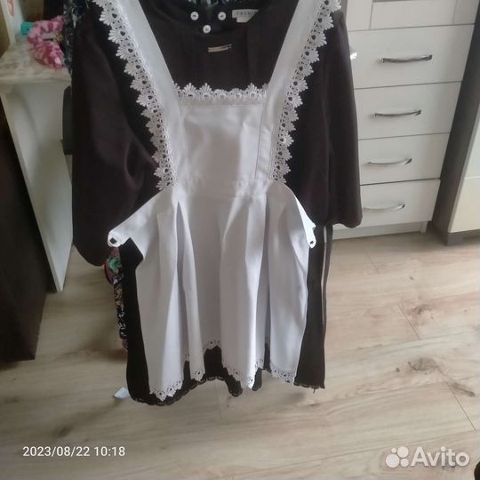 Школьная форма и фартуки в идеальном состоянии