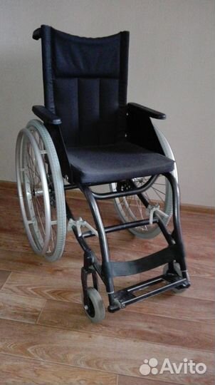 Кресло коляска для инвалидов