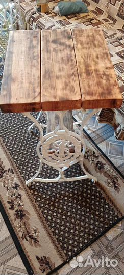 Стол-этажэрка из чугунной станины