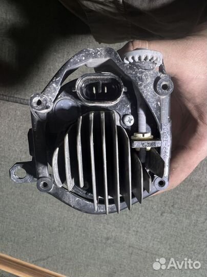 Противотуманная фара Toyota Land Cruiser 200