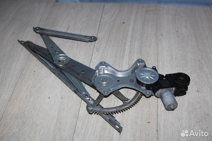 Стеклоподъемник передней правой двери RX4 c 2015