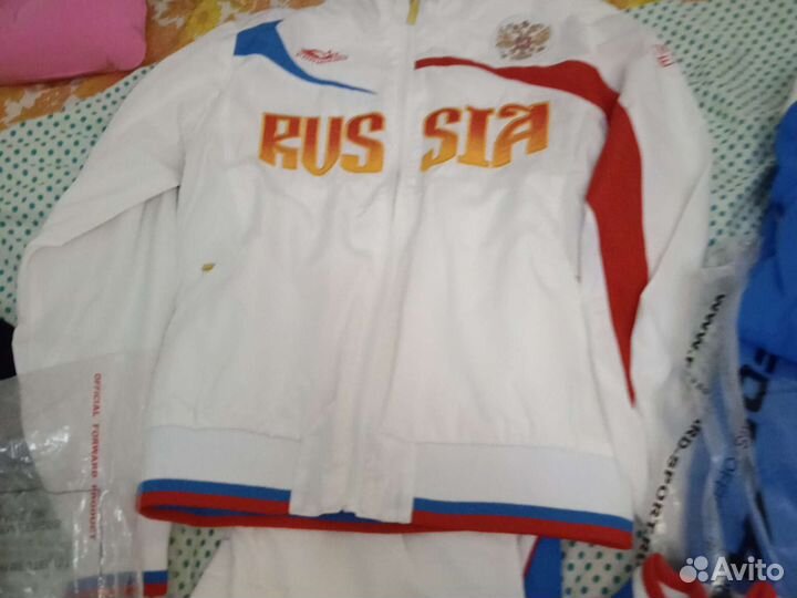 Спортивные костюмы