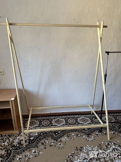 Вешалка напольная деревянная