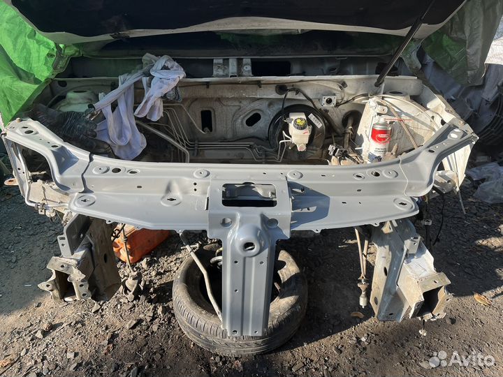 Замковая панель renault sandero 2