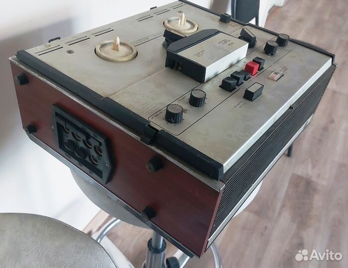 Катушечный магнитофон Комета Легенда СССР