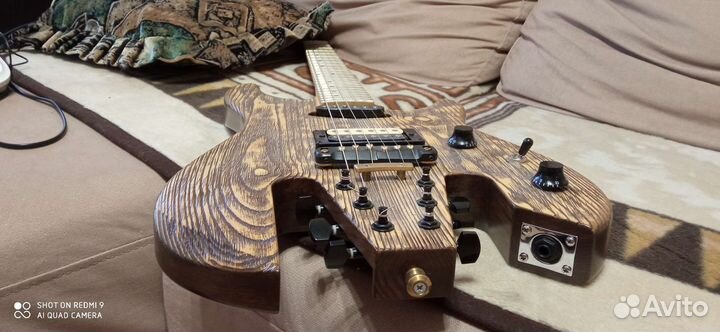 Электрогитара