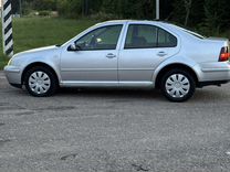 Volkswagen Bora 1.6 AT, 2004, 306 000 км, с пробегом, цена 399 000 руб.