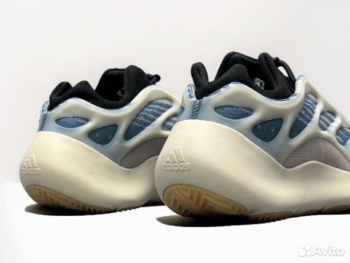 Кроссовки Adidas yeezy boost 700 v3