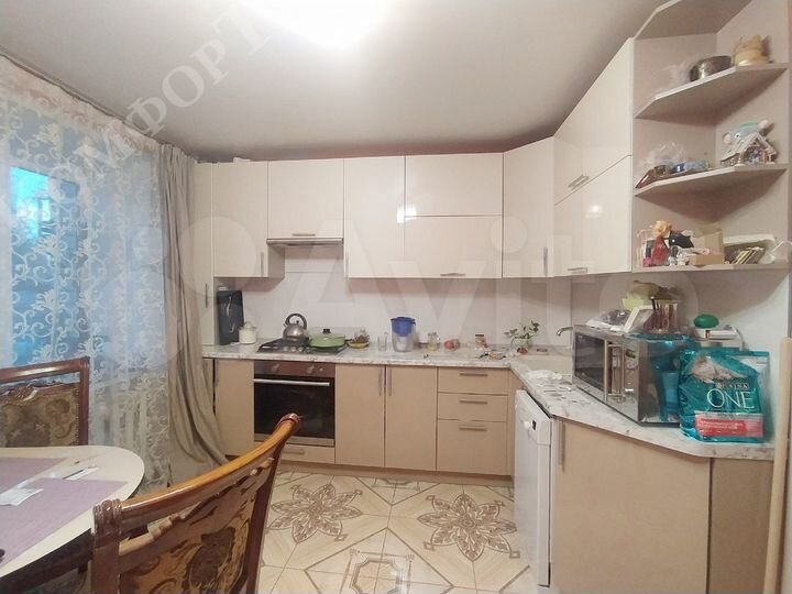 2-к. квартира, 53 м², 1/10 эт.