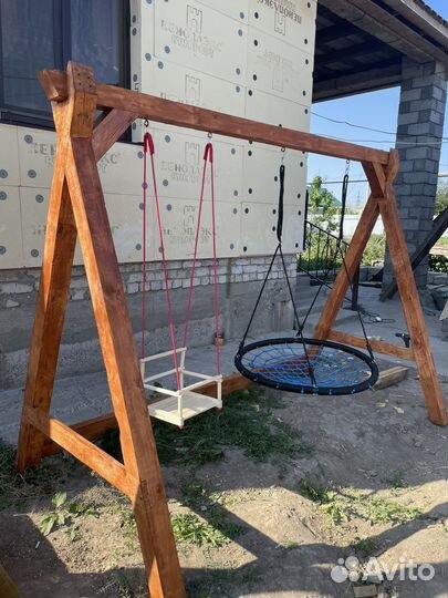 Садовые качели из дерева