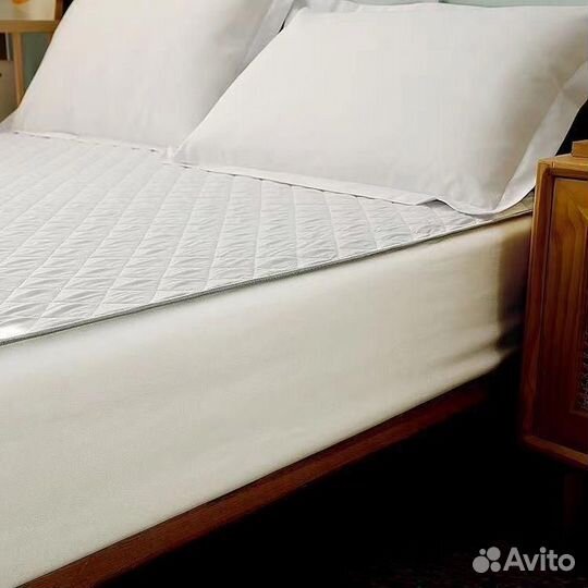 Наматрасник стеганый Hilton Garden