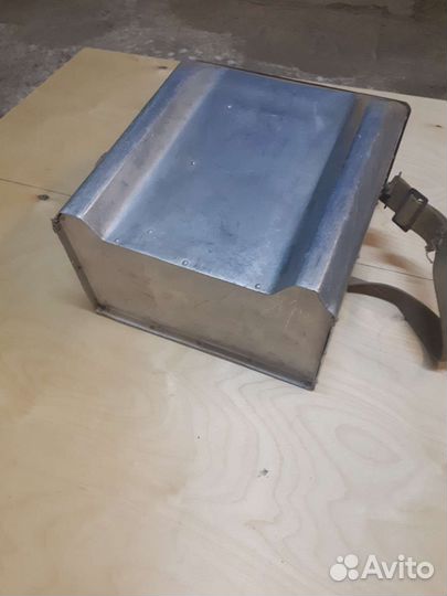 Рыболовный ящик