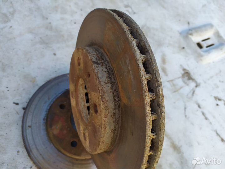 Тормозные диски Мицубиси Спейс Стар