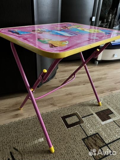 Детский столик