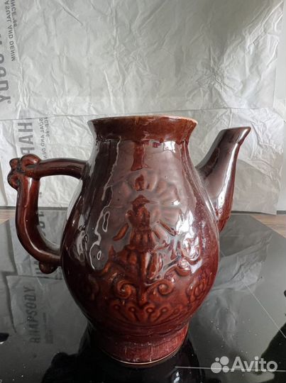 Глиняный кувшин большой