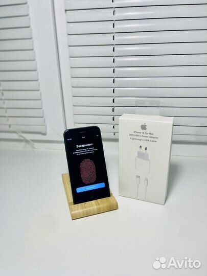 iPhone 8, 64 ГБ