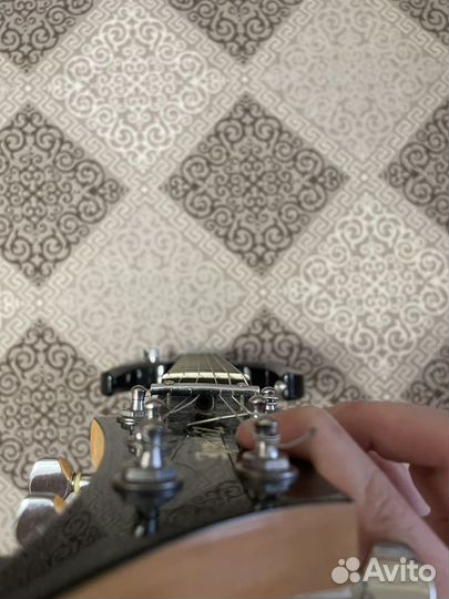 Электрогитара