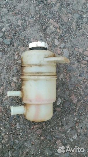 Бачок гур и рулевая рейка на Mitsubishi Galant