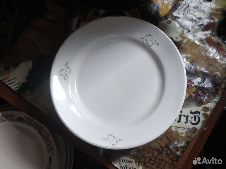 Отдам тарелки (много разных)