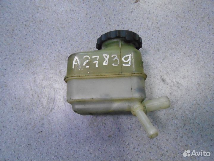 Бачок гур Toyota Avensis II 2003-2008