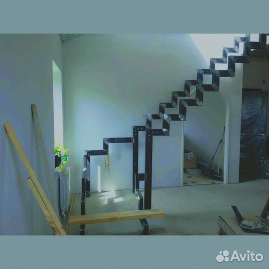 Металлокаркас лестницы