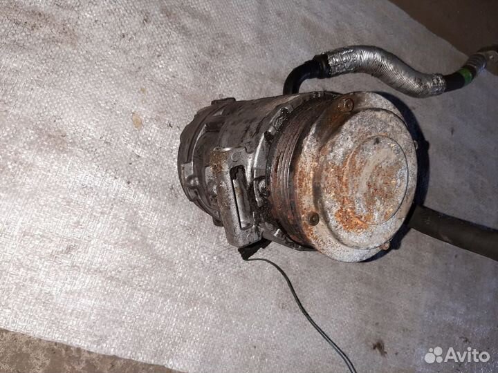 Компрессор кондиционера Mercedesz W220 4472208001