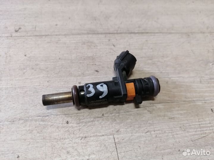 Форсунка топливная H4M Renault Logan 2 Stepway