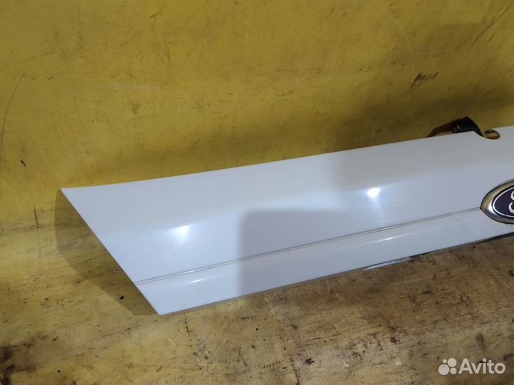 Накладка двери багажника Ford Fiesta 2008-2019