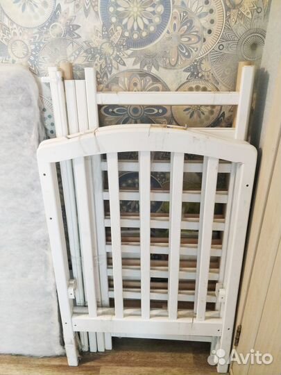 Продам детскую кроватку с продольным маятником