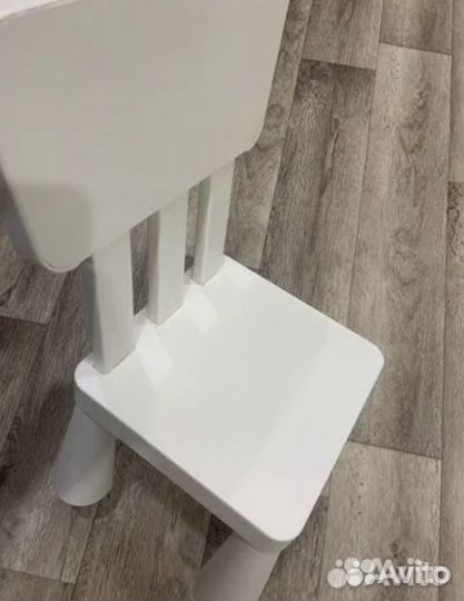 Продаётся детский стол и стул IKEA маммут