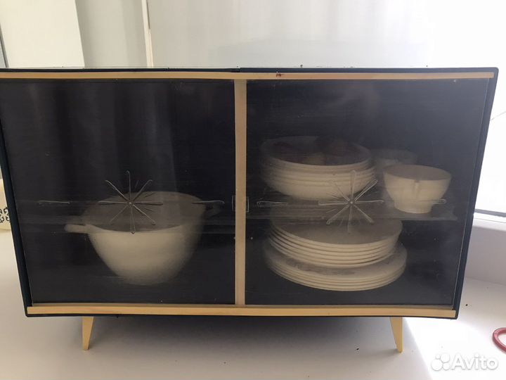 Детская посуда в серванте игрушечная СССР