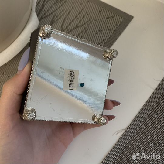 Шкатулка металлическая