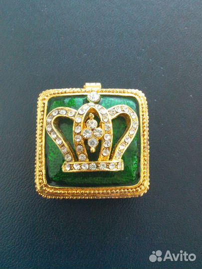 Шкатулочка таблетница Геральдика Англия 1970 годы