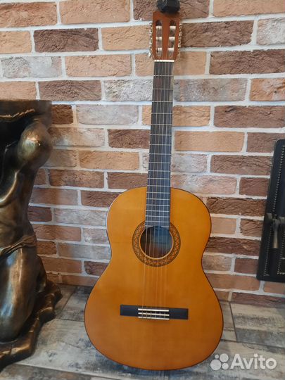 Классическая гитара yamaha c40