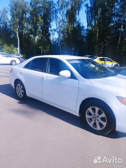 Toyota Camry 2.4 AT, 2011, 532 690 км