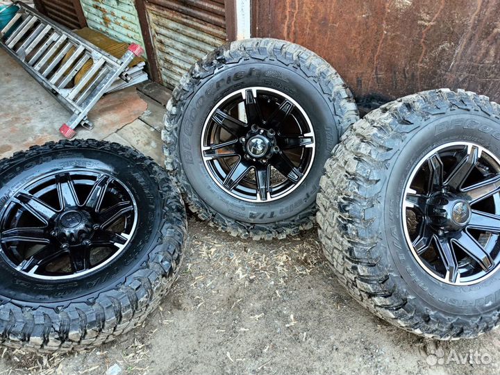 Bfgoodrich Mud-Terrain T/A KM3 265/75 R16