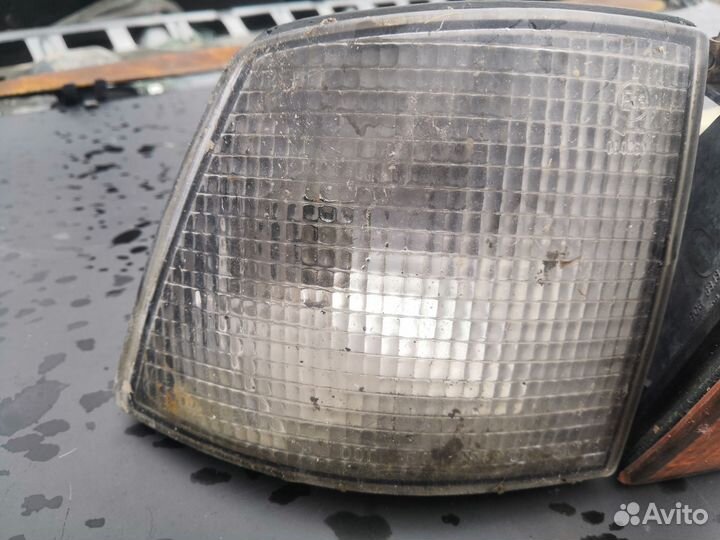 Поворотник бмв Е32 BMW E32 с мелкими трещинками